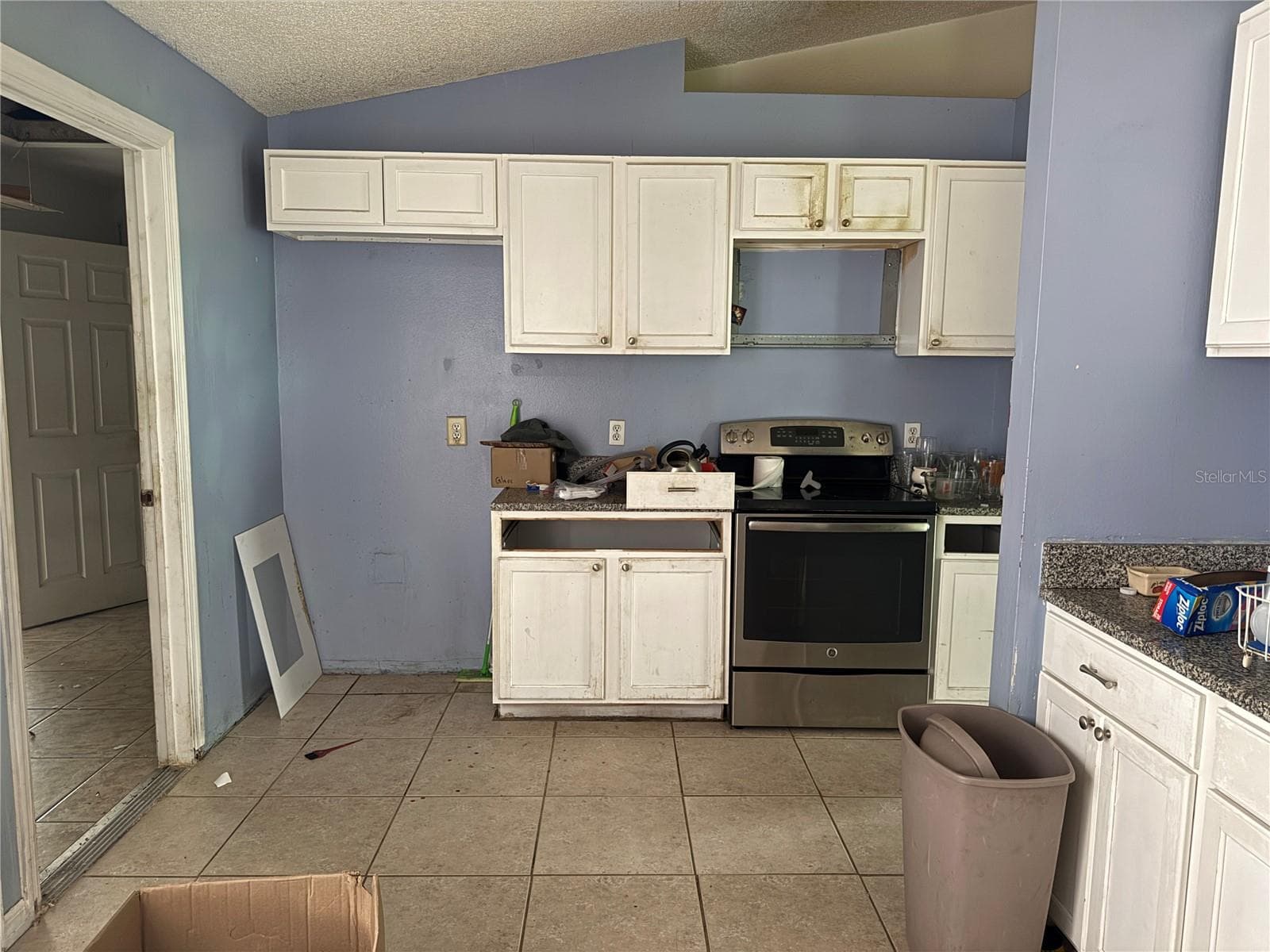 Single Family Residence at 871 LAKE JACKSON CIR, APOPKA, photo 7 of 19