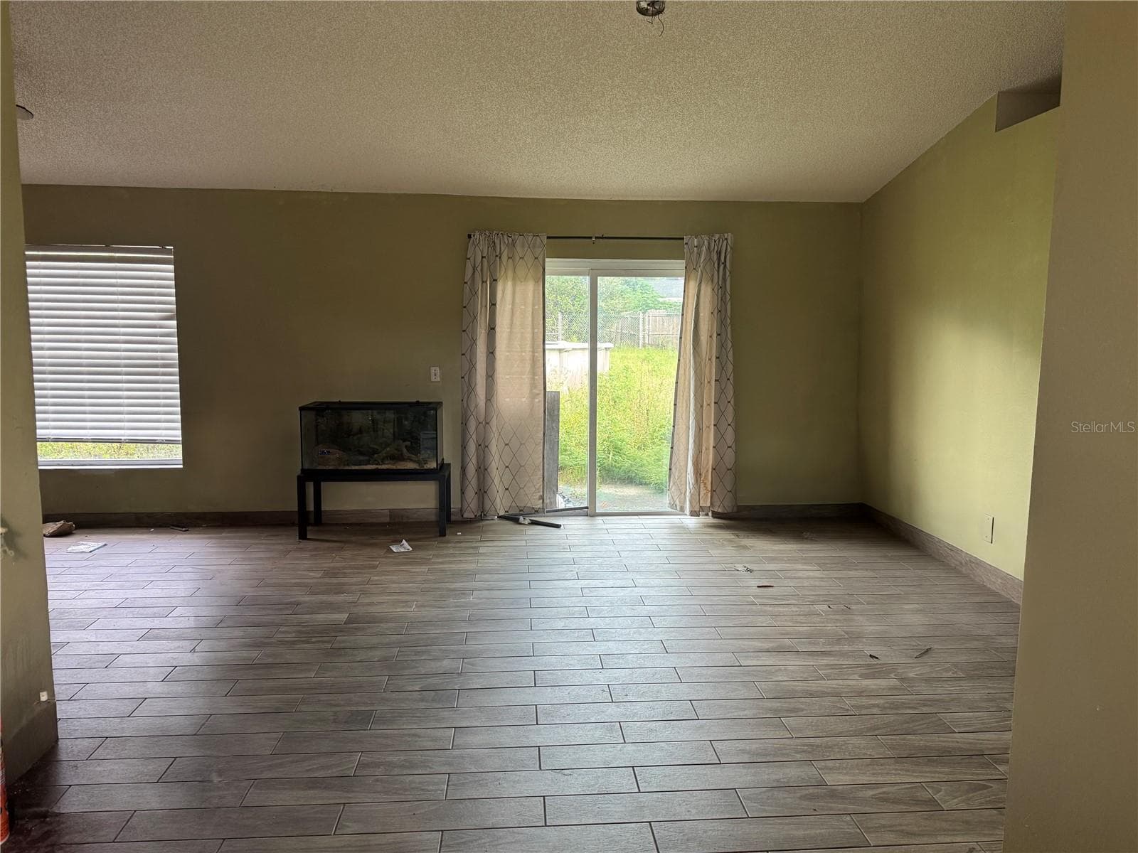 Single Family Residence at 871 LAKE JACKSON CIR, APOPKA, photo 4 of 19