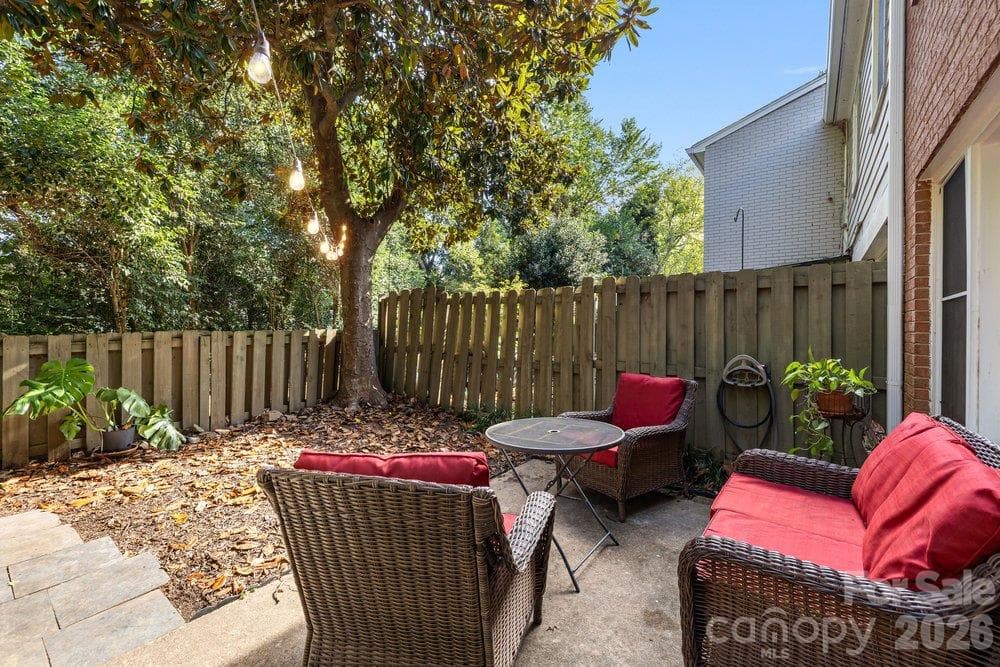 Condominium at 4607 Hedgemore Drive, Charlotte, photo 9 of 20