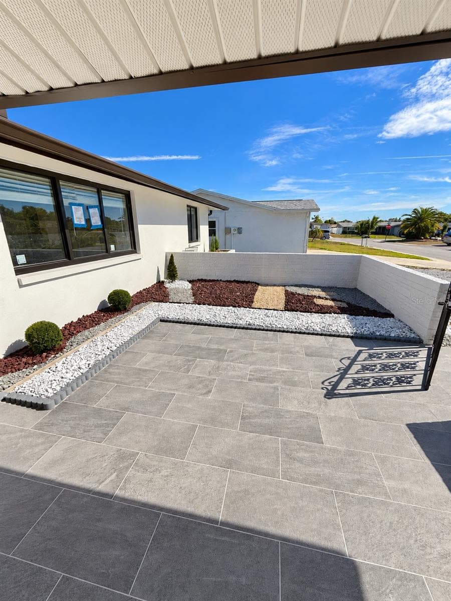 Gated front patio - 5707 PERKIN DR, NEW PORT RICHEY