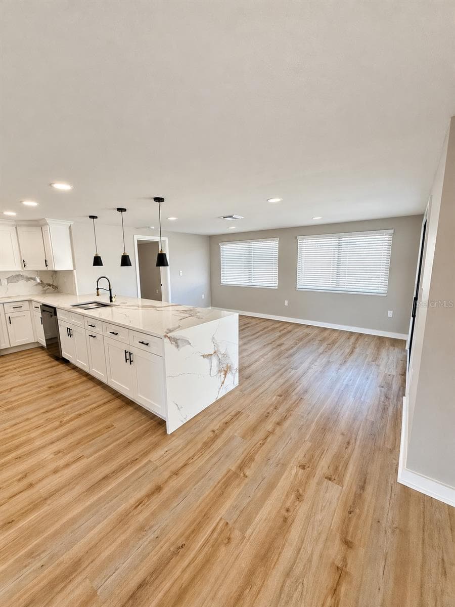 Kitchen and dining room - 5707 PERKIN DR, NEW PORT RICHEY