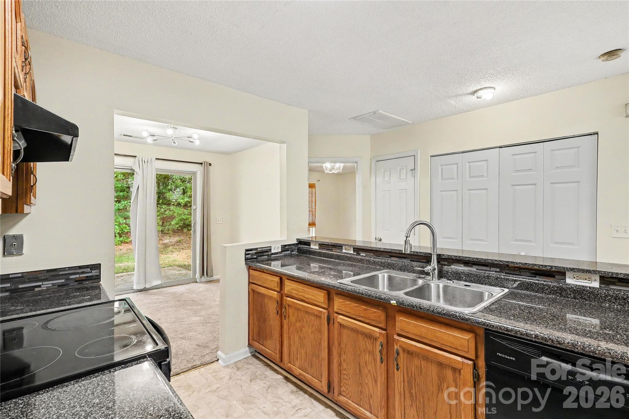 Single Family Residence at 1611 Dendy Lane, Pineville, photo 11 of 26