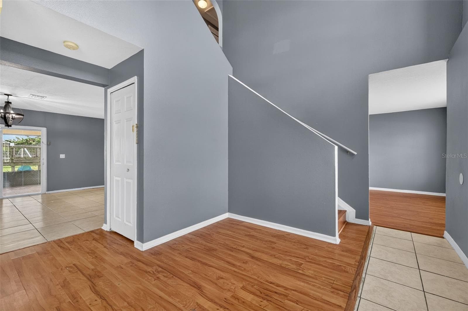 View on entryway from formal dining - 321 LAKE HILLS LN, EAGLE LAKE