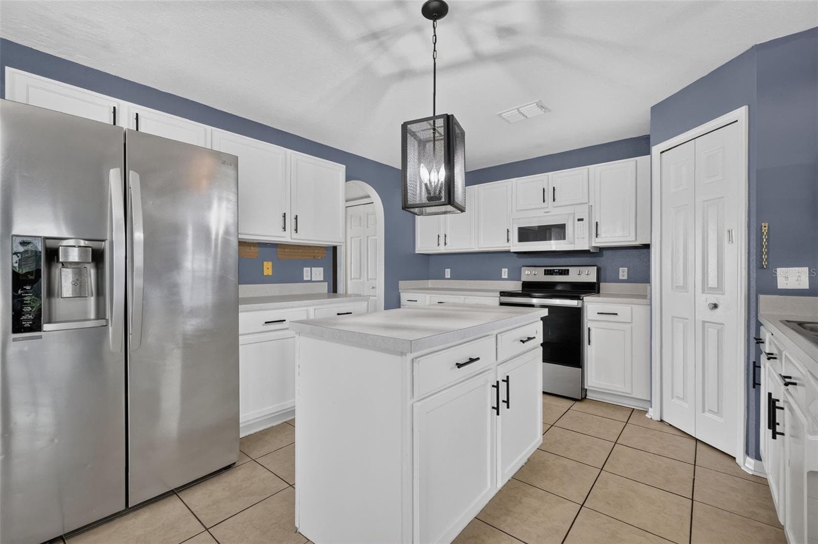 Single Family Residence at 321 LAKE HILLS LN, EAGLE LAKE, photo 11 of 48
