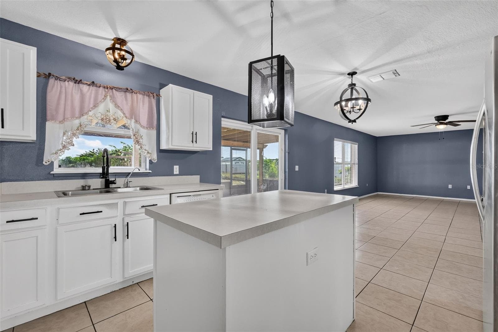 Single Family Residence at 321 LAKE HILLS LN, EAGLE LAKE, photo 12 of 48