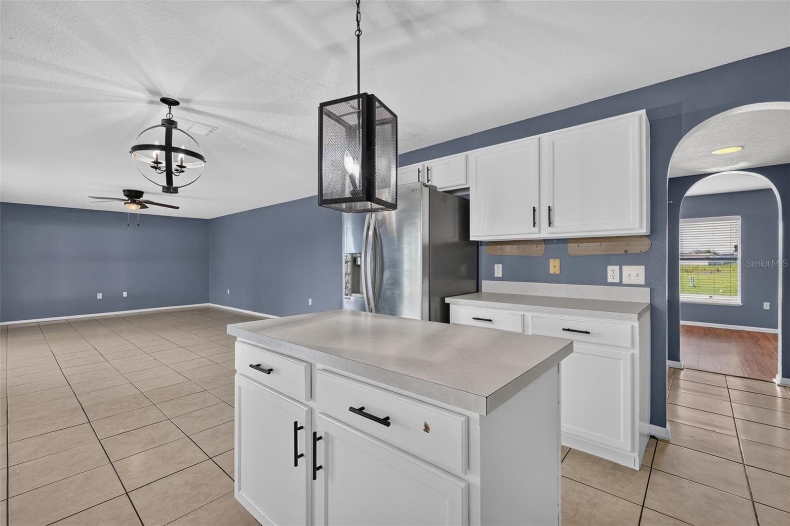 Single Family Residence at 321 LAKE HILLS LN, EAGLE LAKE, photo 13 of 48