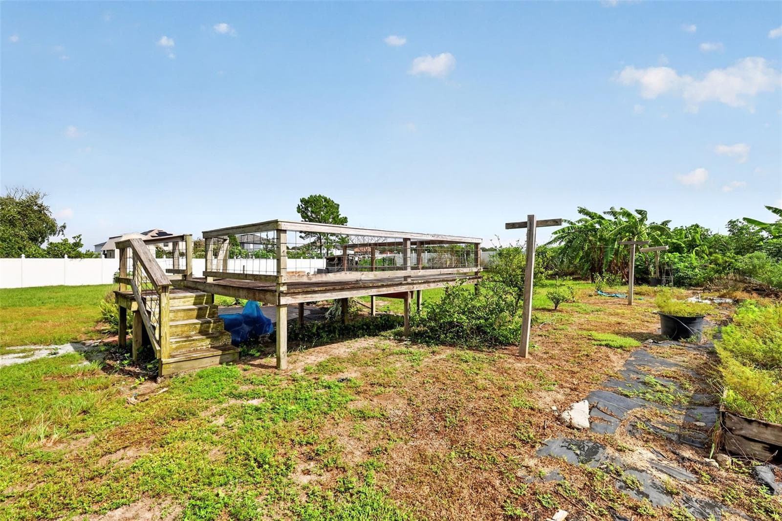 Deck for above ground pool - 321 LAKE HILLS LN, EAGLE LAKE