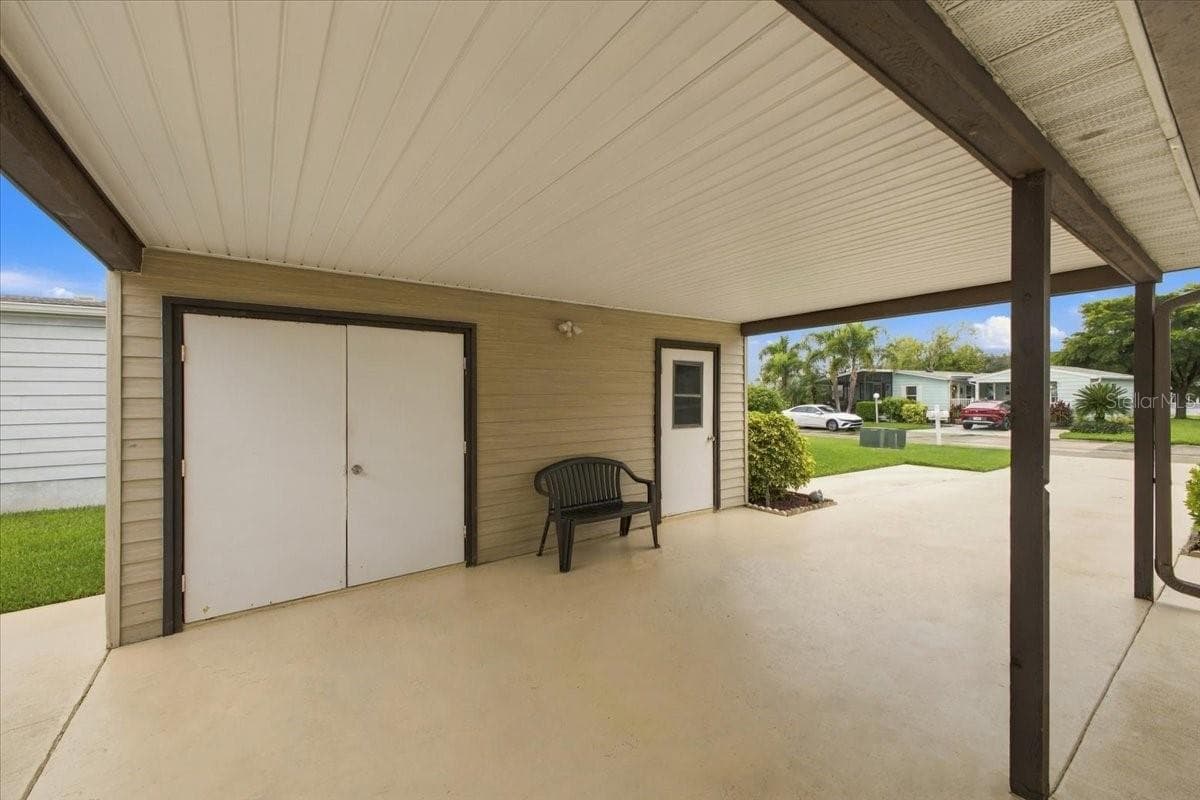 Manufactured Home at 4 MEADOWLARK CIR, ELLENTON, photo 4 of 41