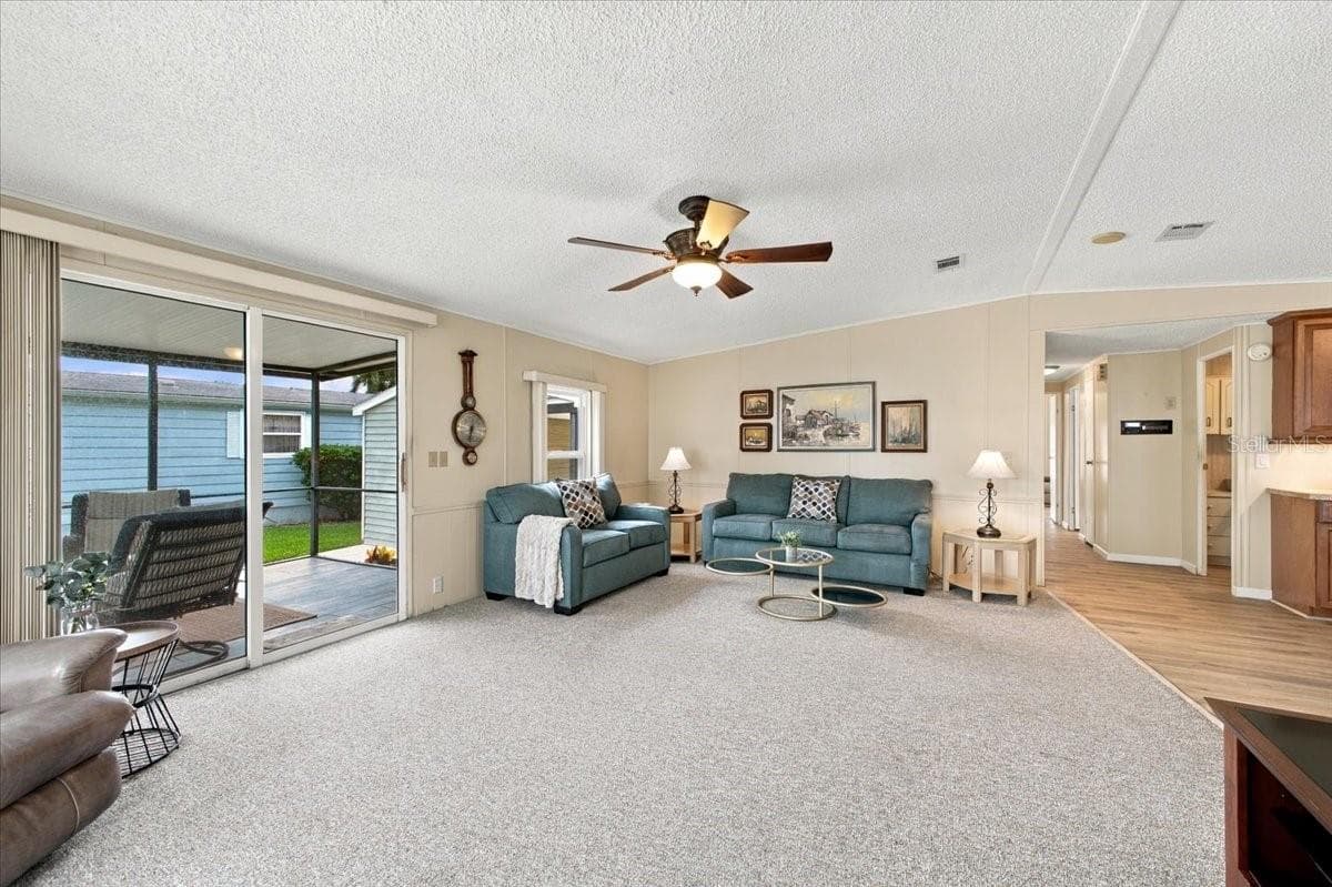 Manufactured Home at 4 MEADOWLARK CIR, ELLENTON, photo 9 of 41