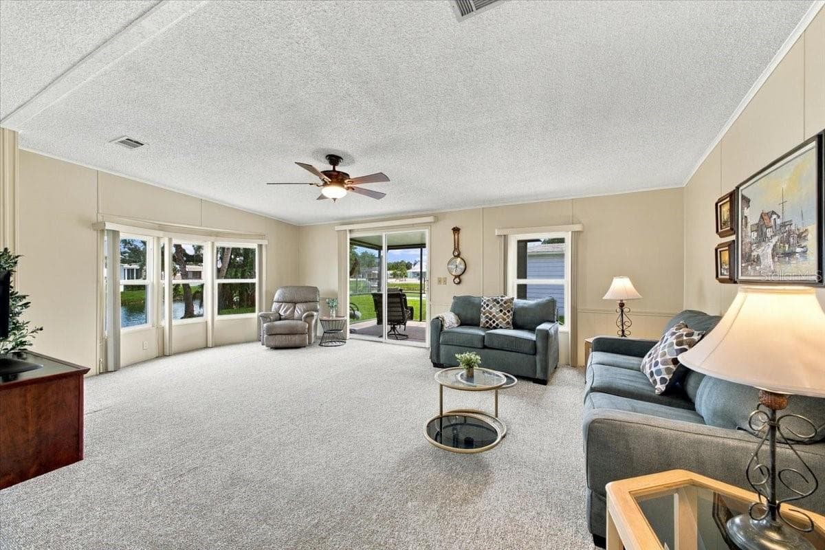 Manufactured Home at 4 MEADOWLARK CIR, ELLENTON, photo 10 of 41
