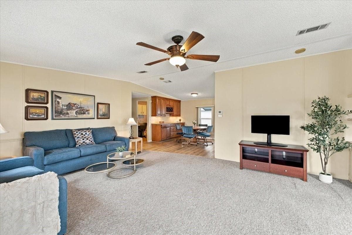 Manufactured Home at 4 MEADOWLARK CIR, ELLENTON, photo 12 of 41