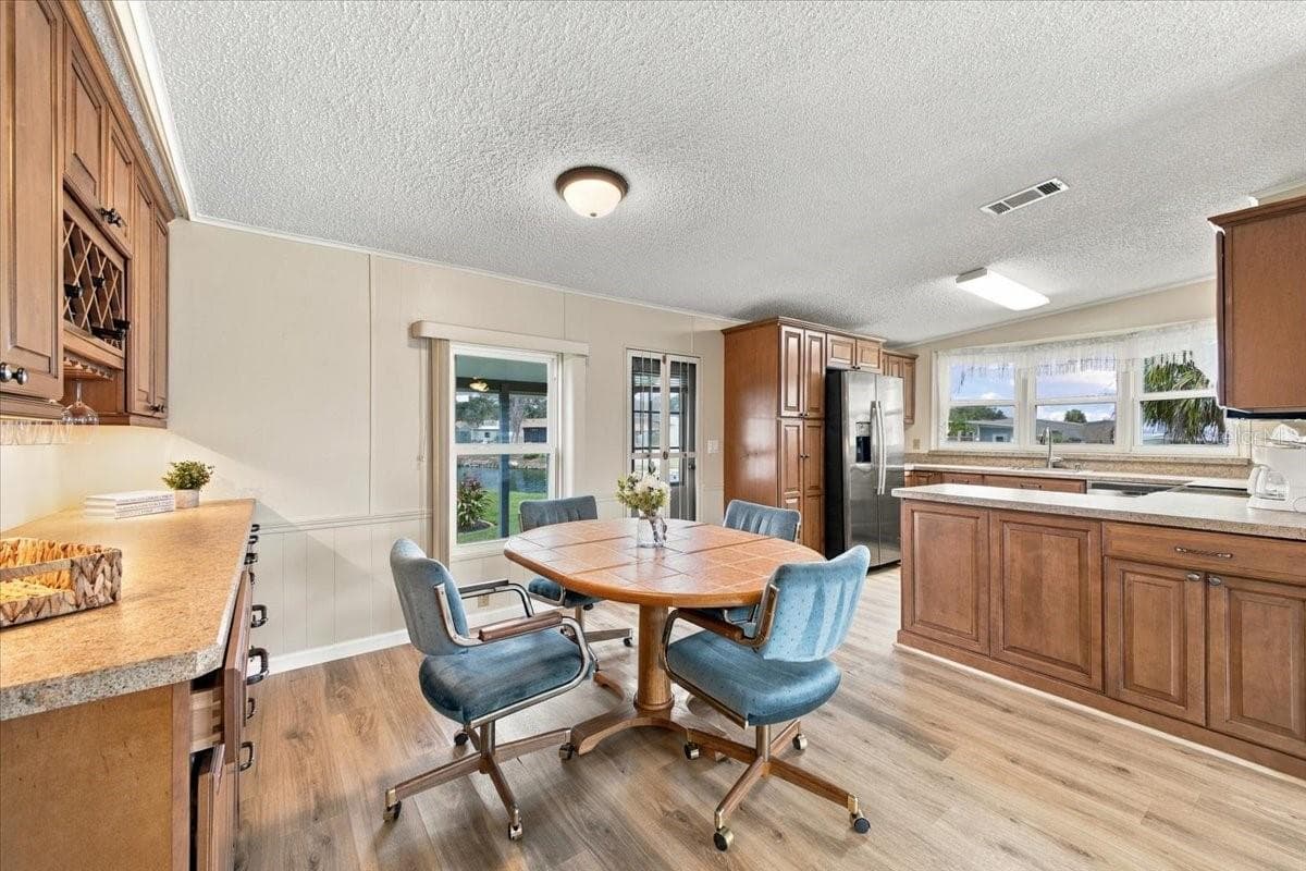 Manufactured Home at 4 MEADOWLARK CIR, ELLENTON, photo 19 of 41