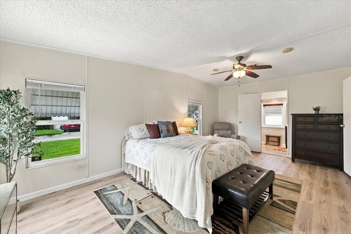 Manufactured Home at 4 MEADOWLARK CIR, ELLENTON, photo 20 of 41