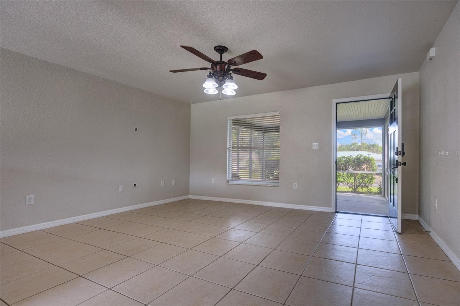 Single Family Residence at 569 SIDNEY DR, LAKE HELEN, photo 6 of 33