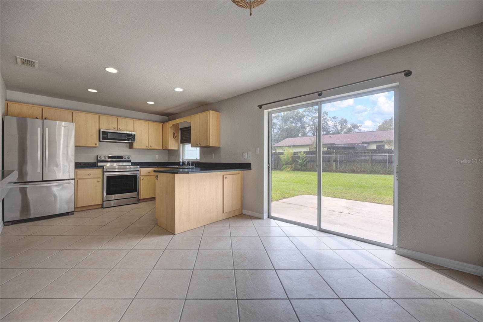 Single Family Residence at 569 SIDNEY DR, LAKE HELEN, photo 11 of 33