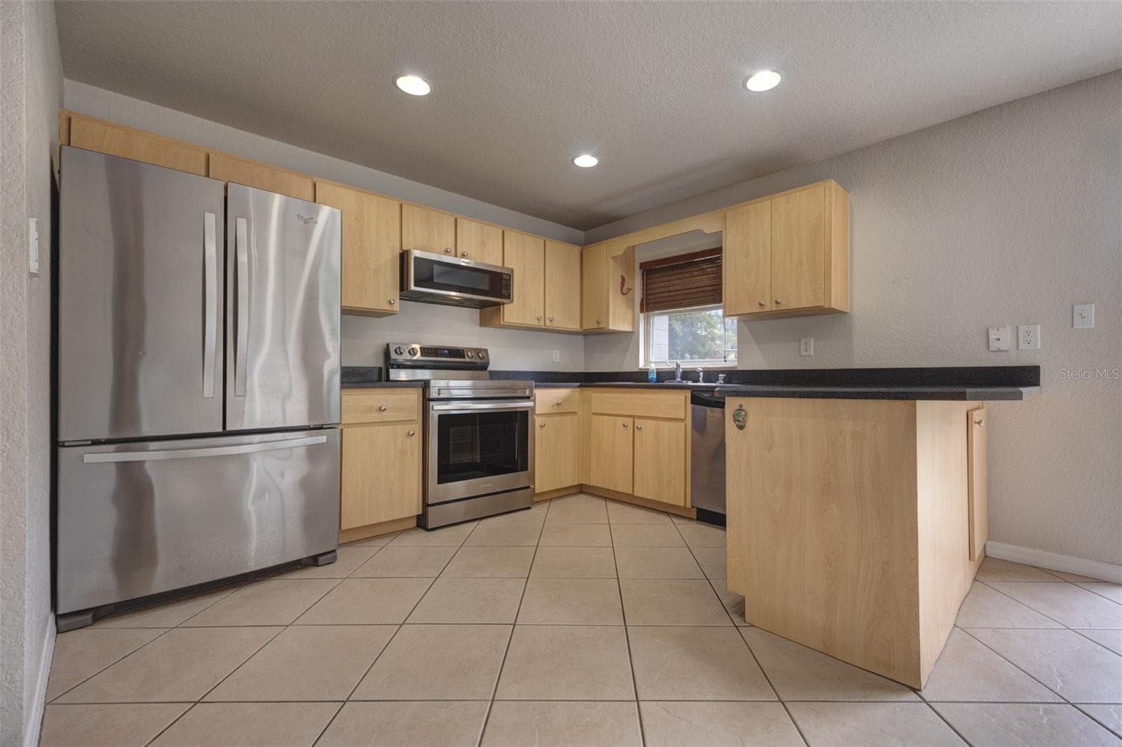 Single Family Residence at 569 SIDNEY DR, LAKE HELEN, photo 13 of 33