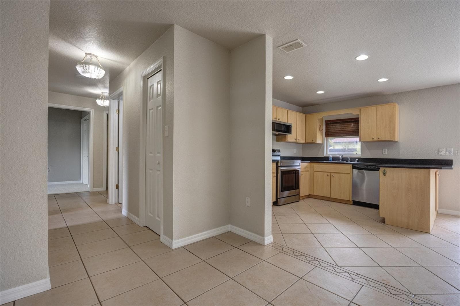 Single Family Residence at 569 SIDNEY DR, LAKE HELEN, photo 15 of 33