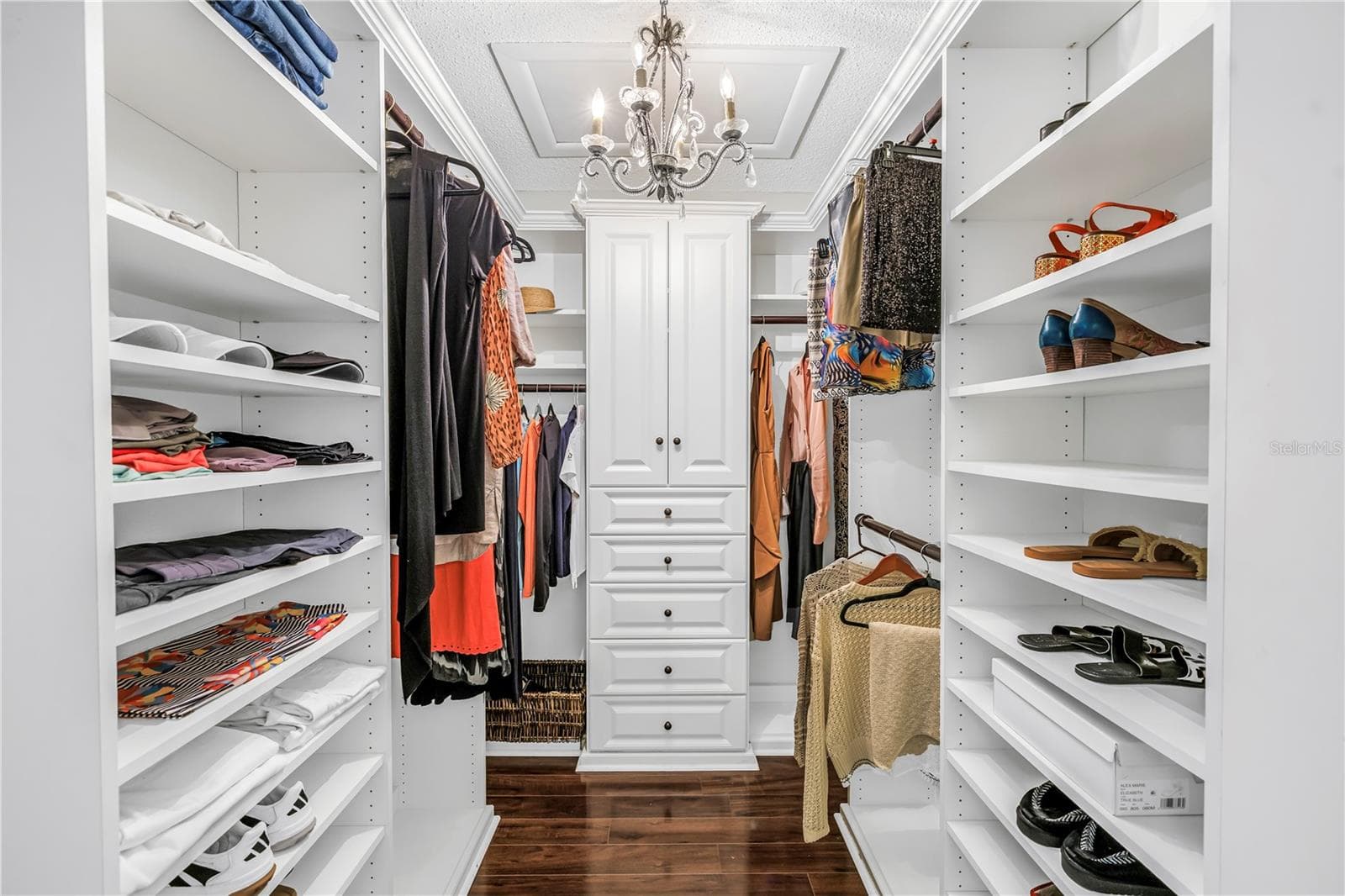 Clothes, Shoes, Bags, Hats, Dresses, pants. You got it! - 990 SAN CARLOS CT NE, ST PETERSBURG