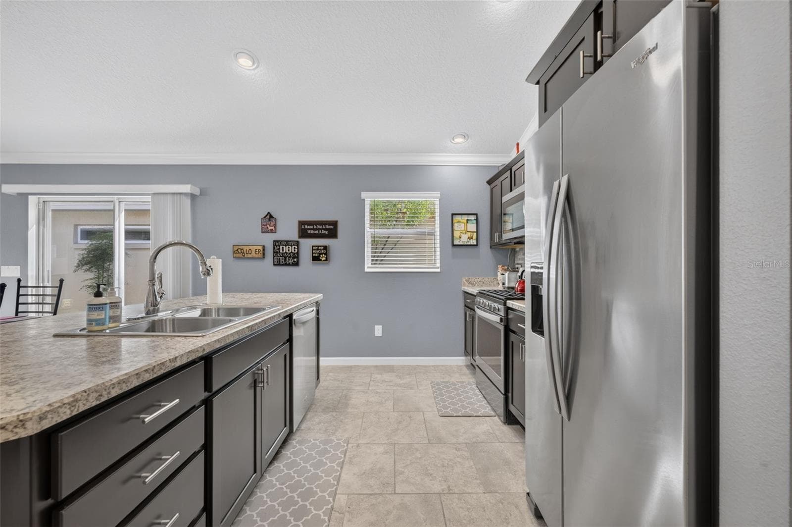 Villa at 2137 LOCKLIN LN, THE VILLAGES, photo 4 of 39