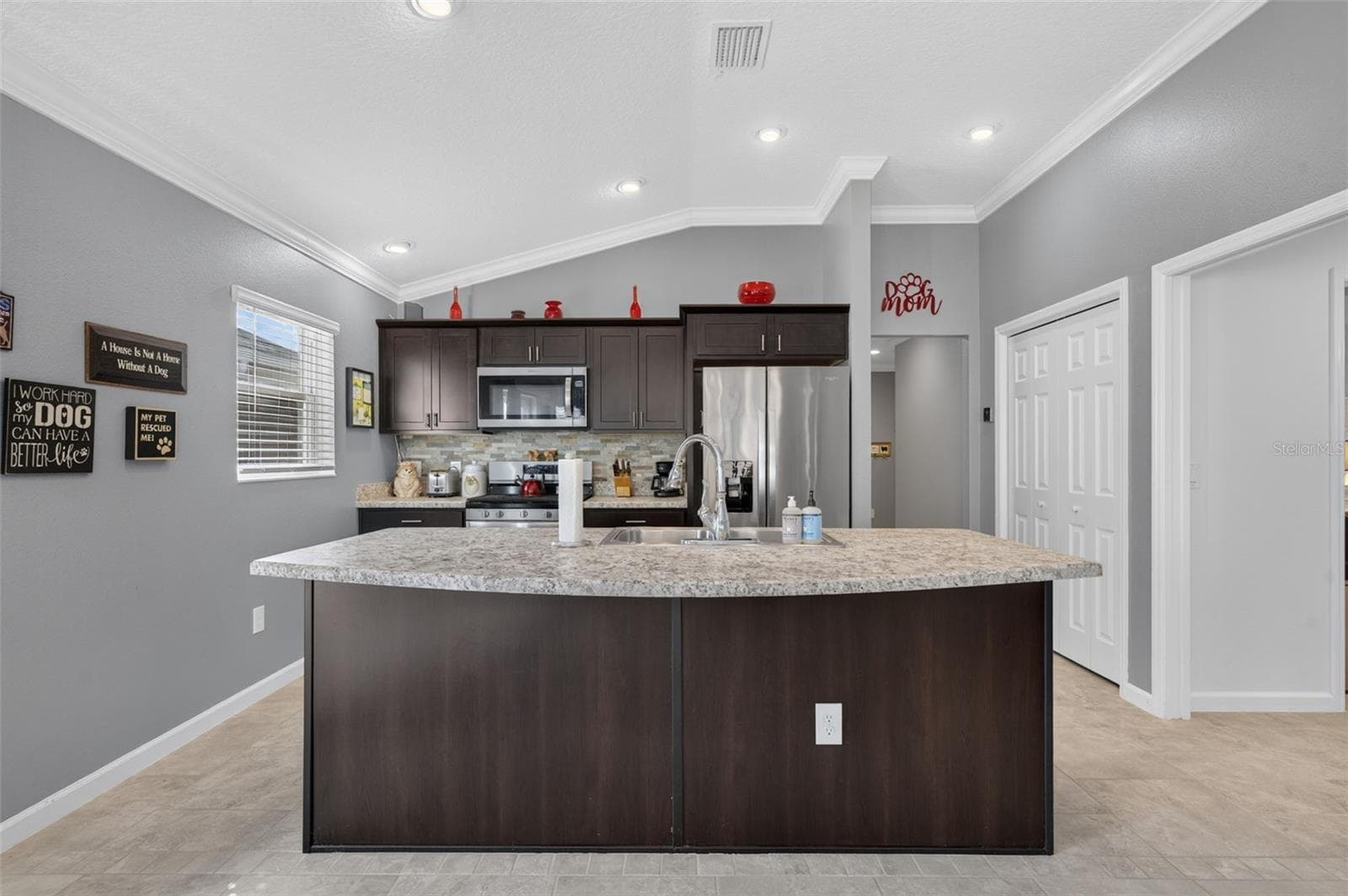 Villa at 2137 LOCKLIN LN, THE VILLAGES, photo 9 of 39