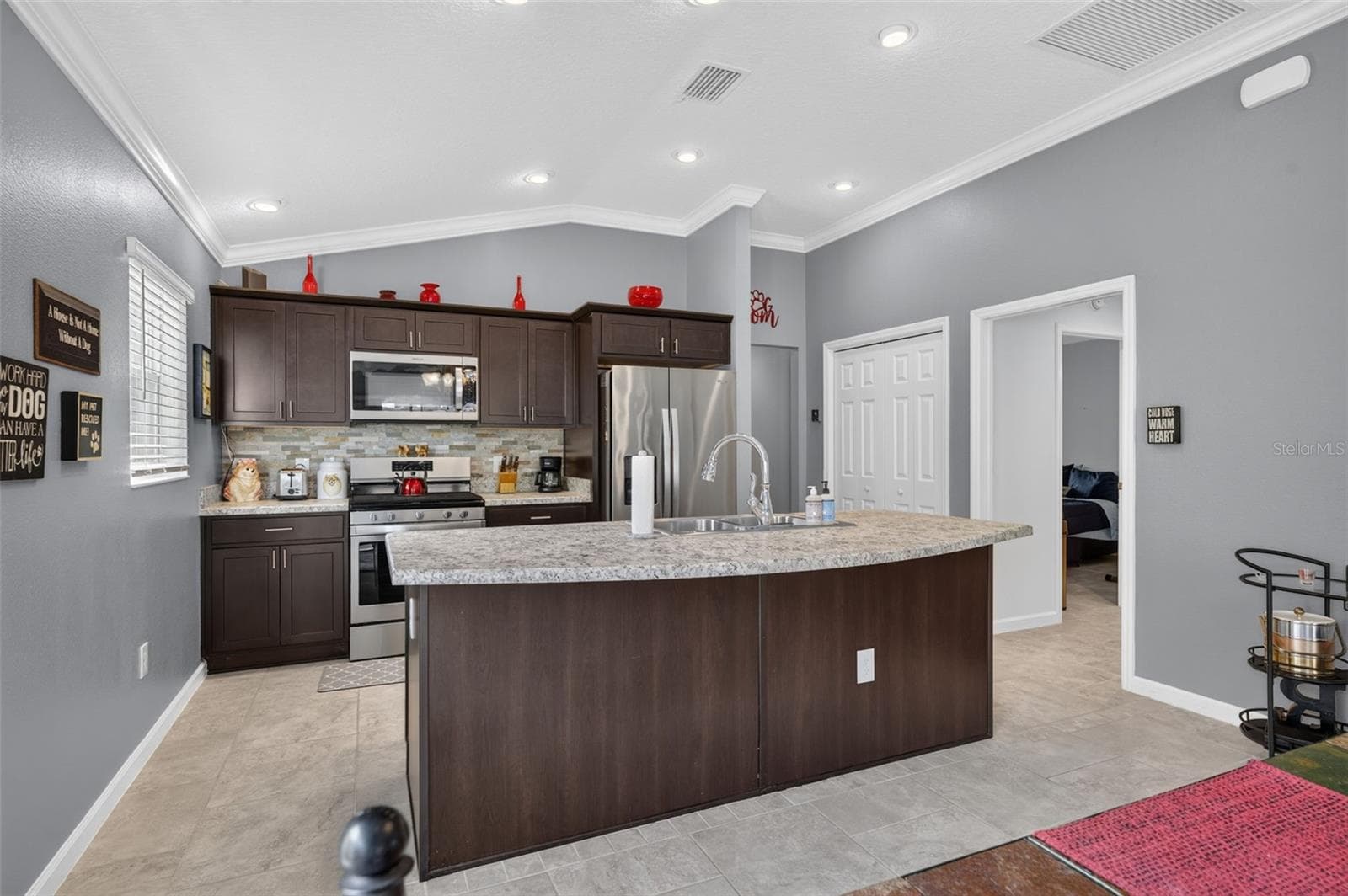 Villa at 2137 LOCKLIN LN, THE VILLAGES, photo 10 of 39