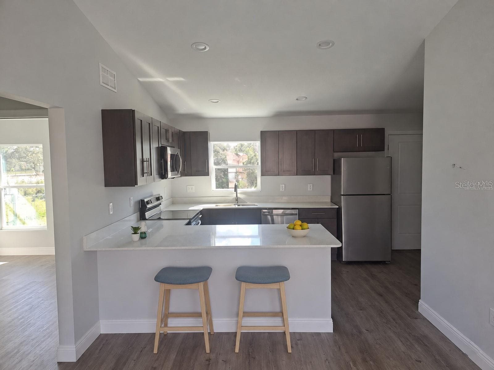 Virtually staged - 312 CONDOR AVE, SEBRING