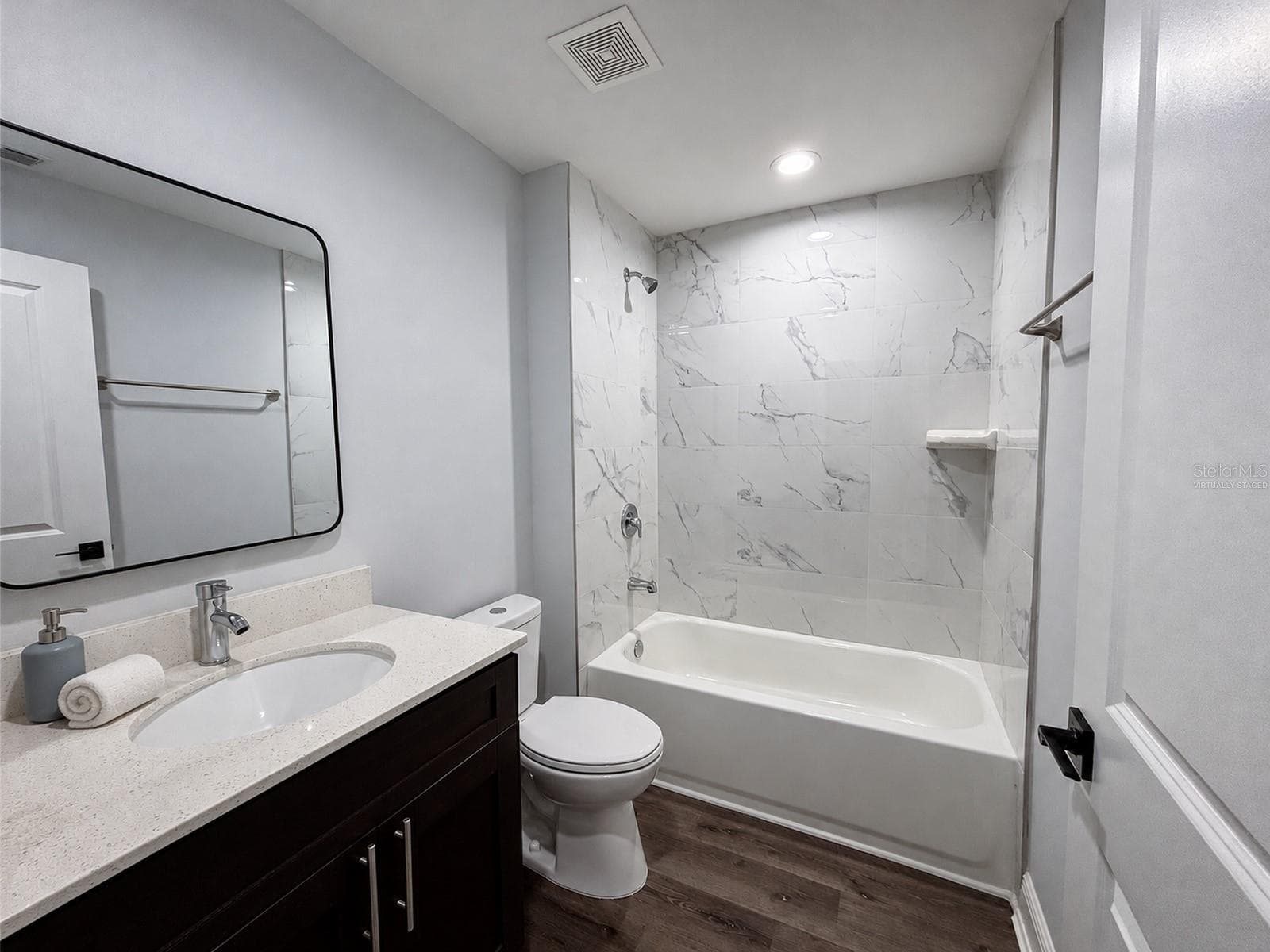 Virtually staged - 312 CONDOR AVE, SEBRING