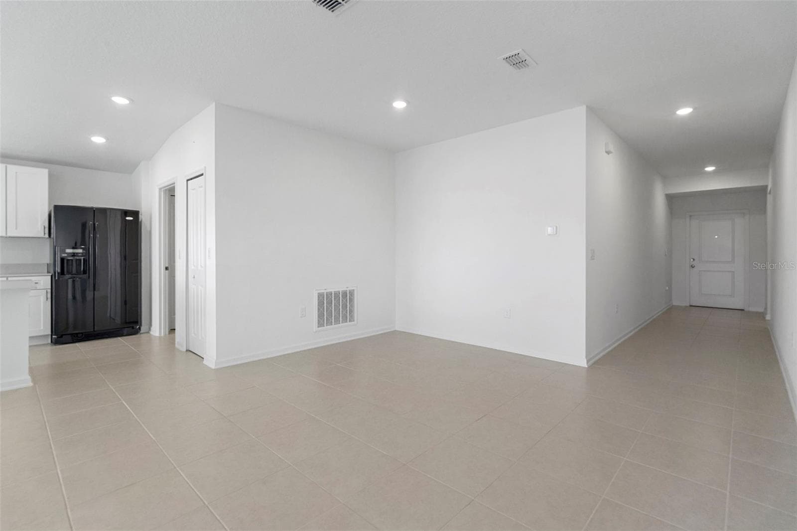 Single Family Residence at 1278 BELLE ISLE LN, DAYTONA BEACH, photo 4 of 29