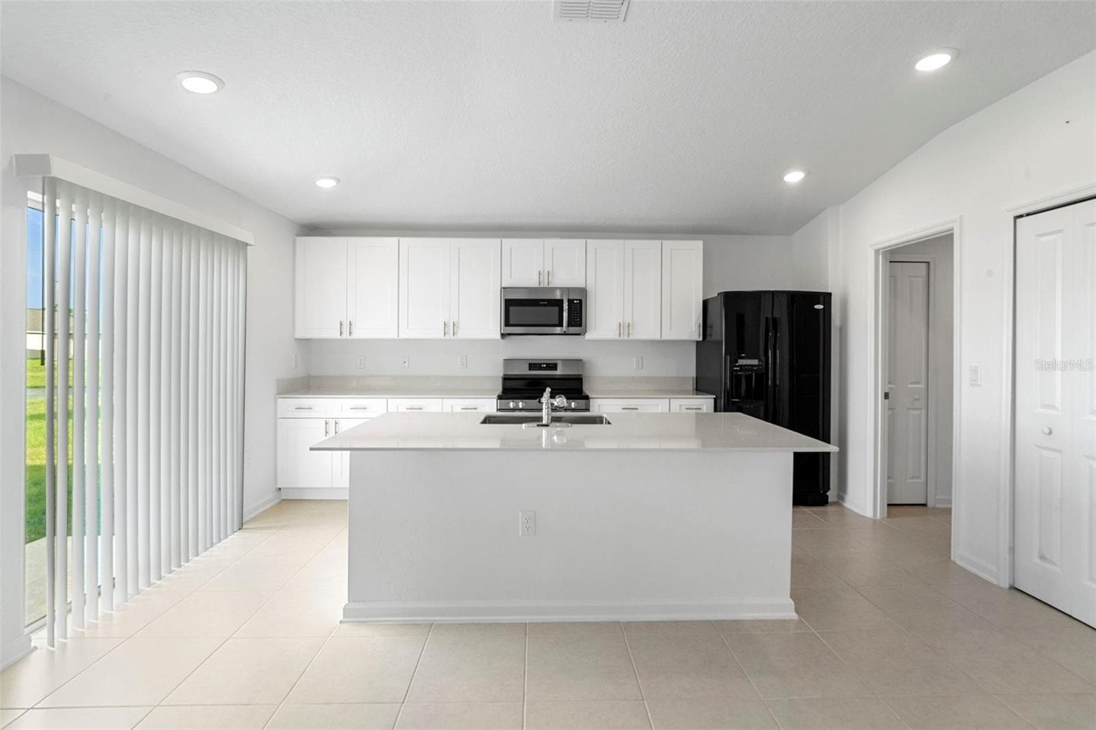 Single Family Residence at 1278 BELLE ISLE LN, DAYTONA BEACH, photo 7 of 29