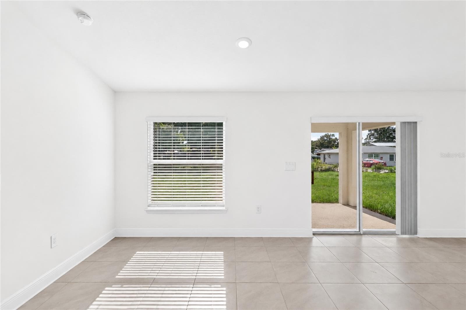 Single Family Residence at 1519 ARTHUR BLVD, LAKELAND, photo 8 of 38