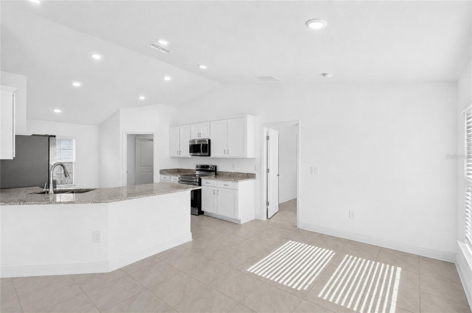 Single Family Residence at 1519 ARTHUR BLVD, LAKELAND, photo 10 of 38