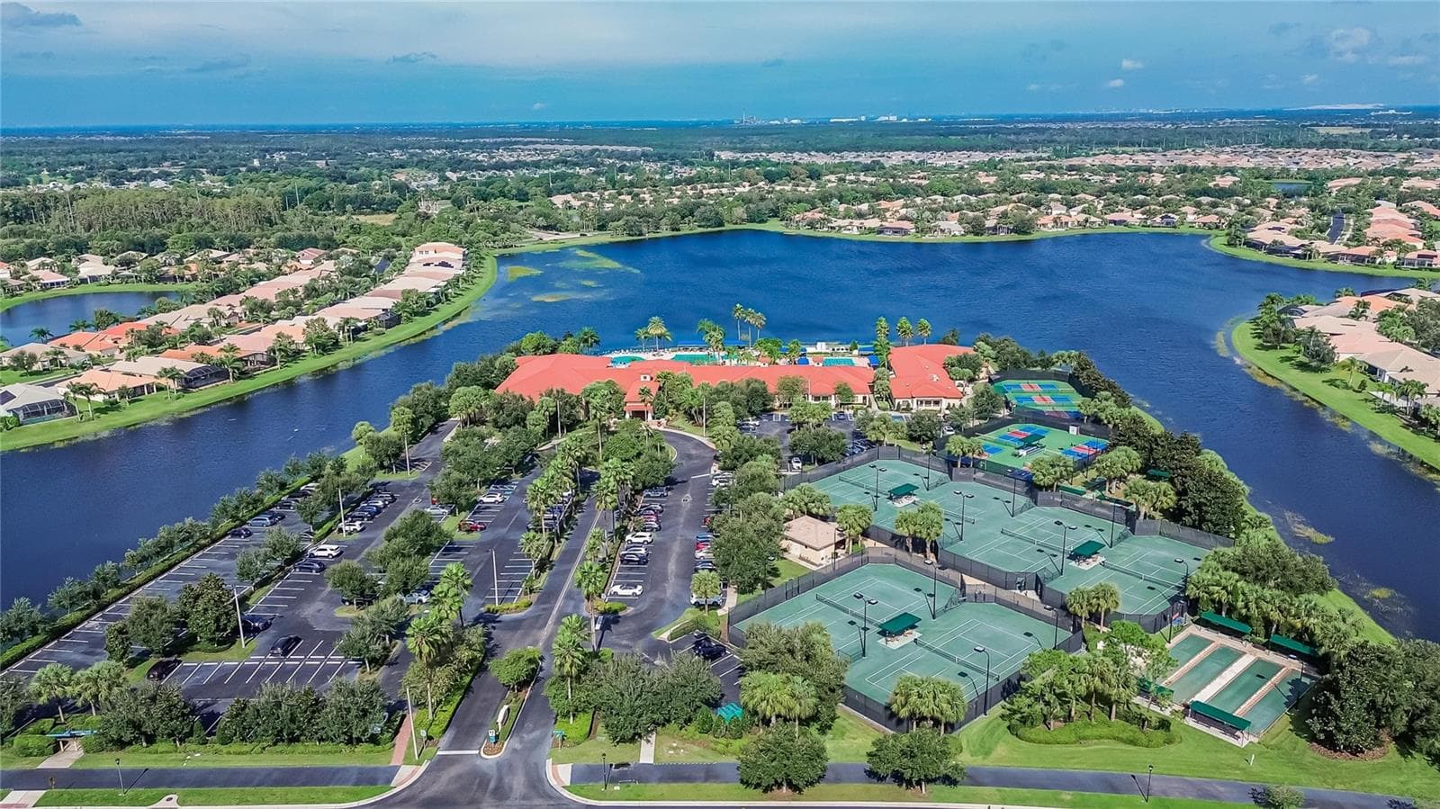 Community Amenity Center & Lake Overview - 5002 EMERALD ISLE DR, WIMAUMA
