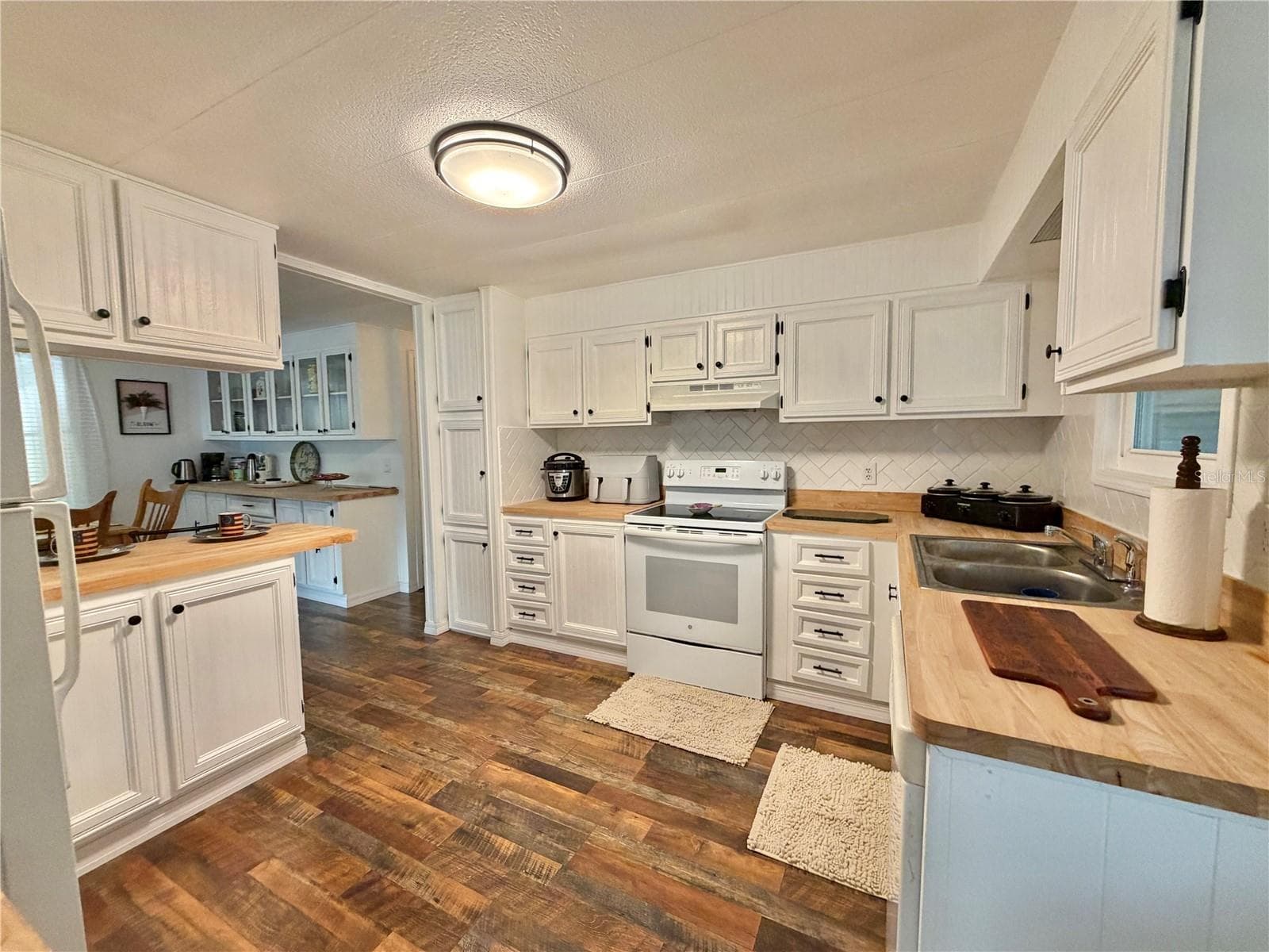 Mobile Home at 103 TAMARISK WAY, LEESBURG, photo 4 of 52