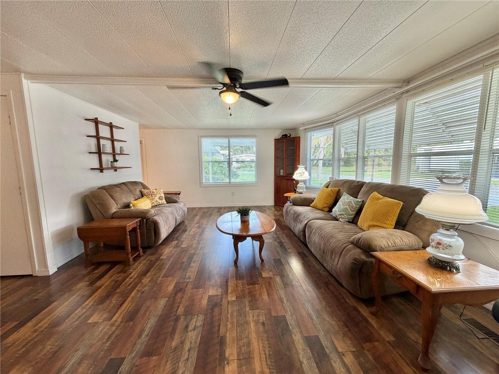 Mobile Home at 103 TAMARISK WAY, LEESBURG, photo 11 of 52