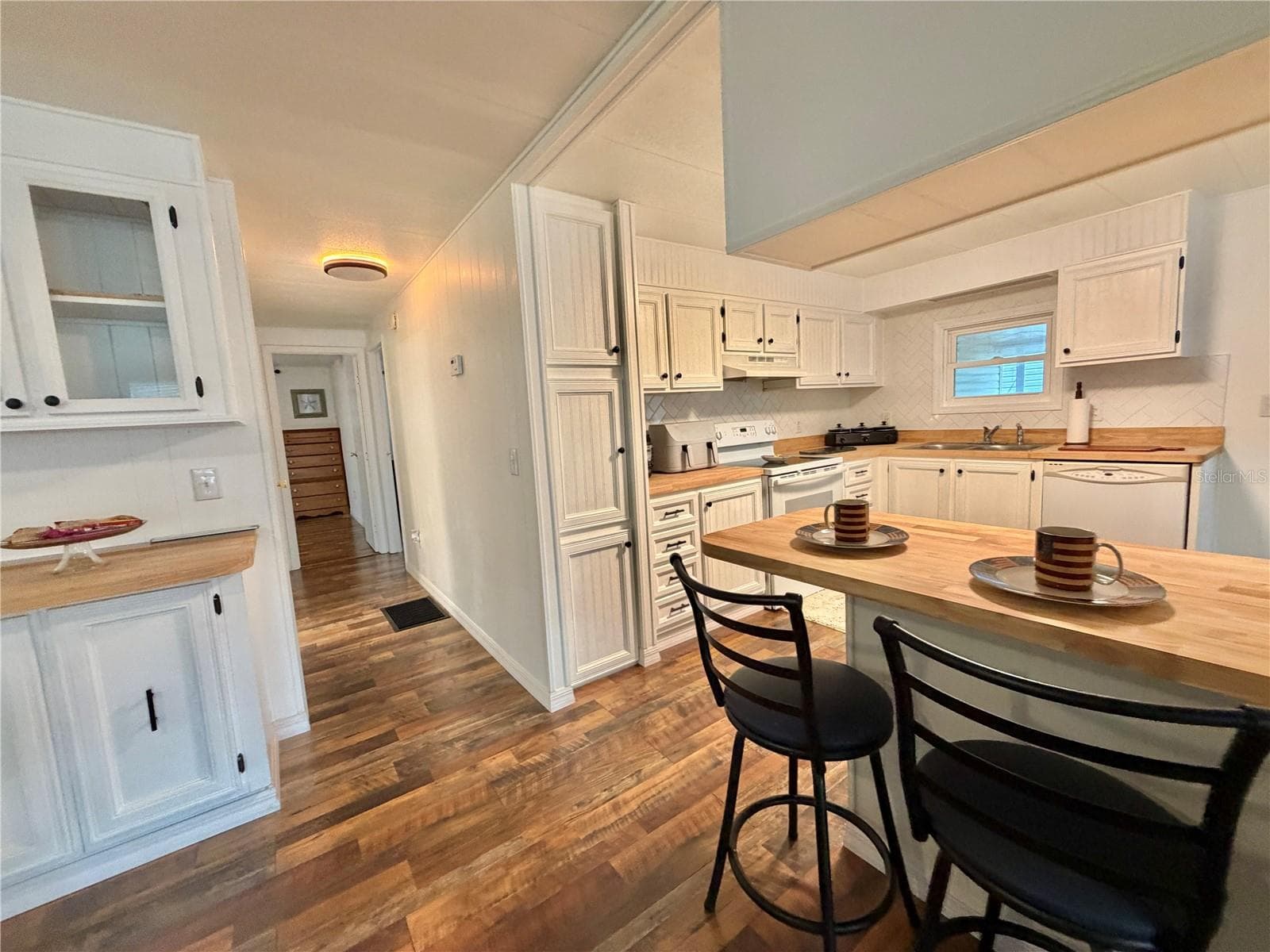 Mobile Home at 103 TAMARISK WAY, LEESBURG, photo 23 of 52
