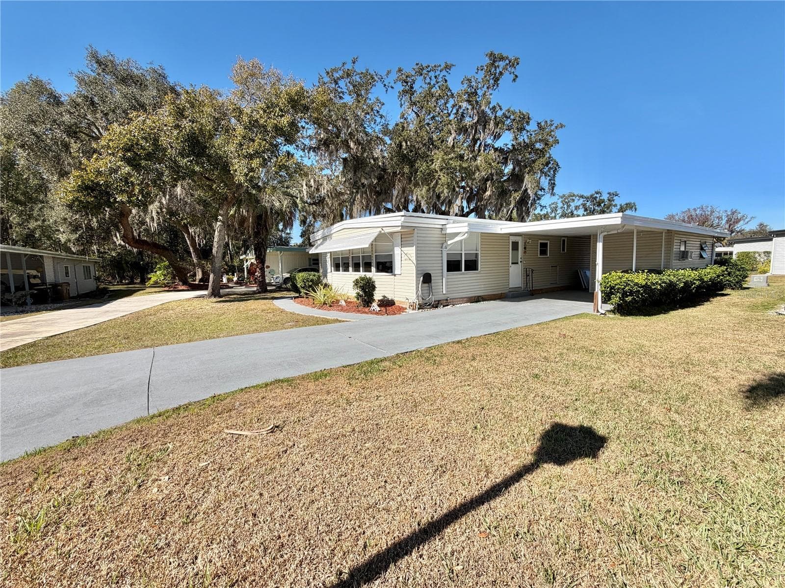 Mobile Home at 103 TAMARISK WAY, LEESBURG, photo 48 of 52