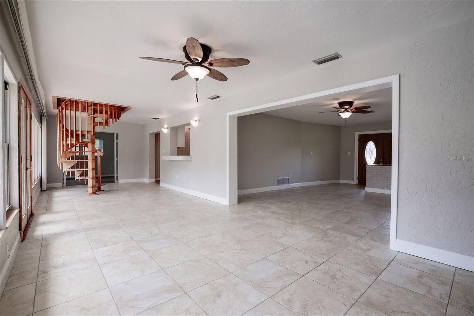 Single Family Residence at 1627 CANAL CT, TAVARES, photo 6 of 33