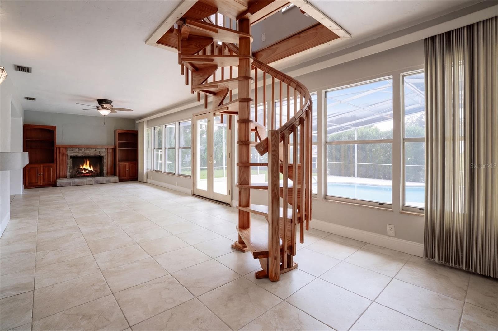Single Family Residence at 1627 CANAL CT, TAVARES, photo 5 of 33