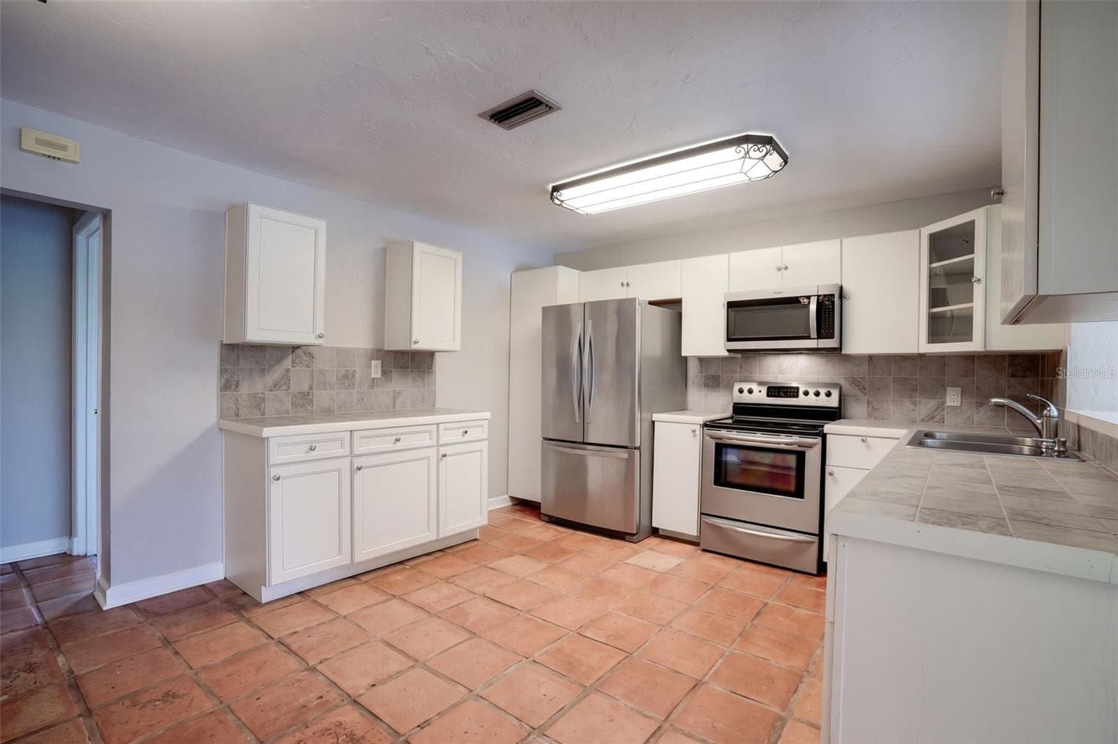 Single Family Residence at 1627 CANAL CT, TAVARES, photo 9 of 33