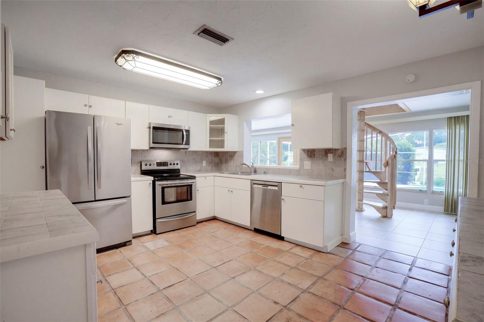 Single Family Residence at 1627 CANAL CT, TAVARES, photo 10 of 33