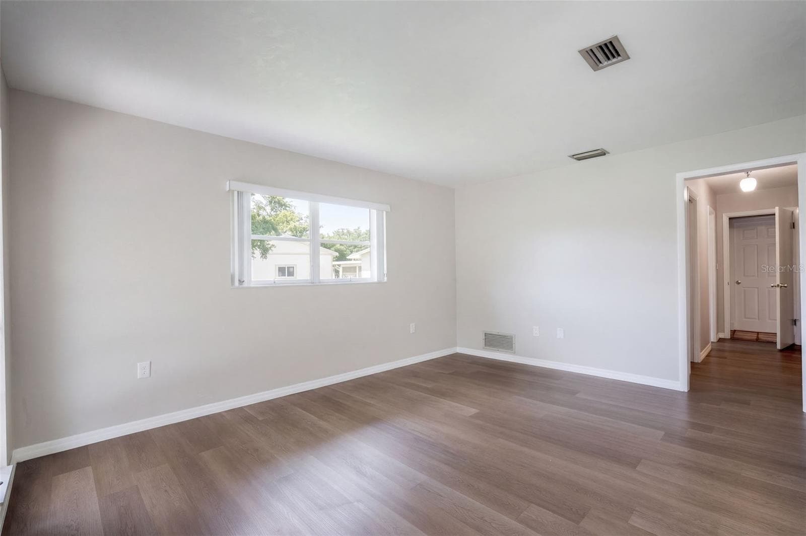 Single Family Residence at 1627 CANAL CT, TAVARES, photo 12 of 33
