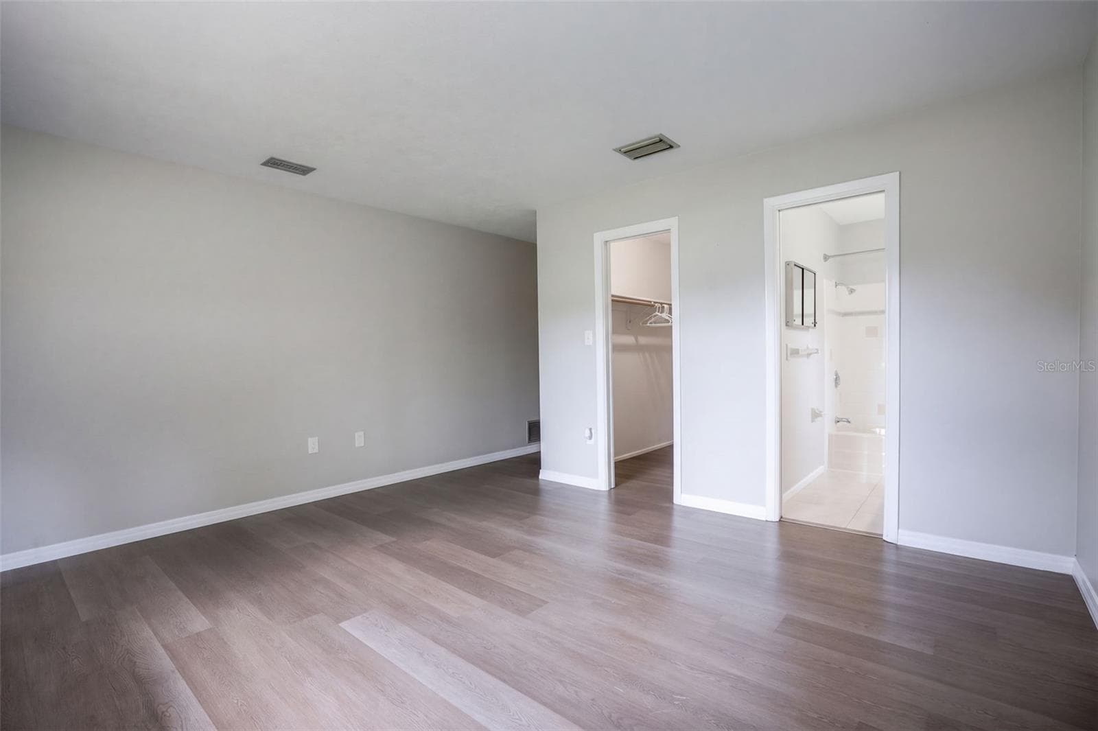Single Family Residence at 1627 CANAL CT, TAVARES, photo 14 of 33