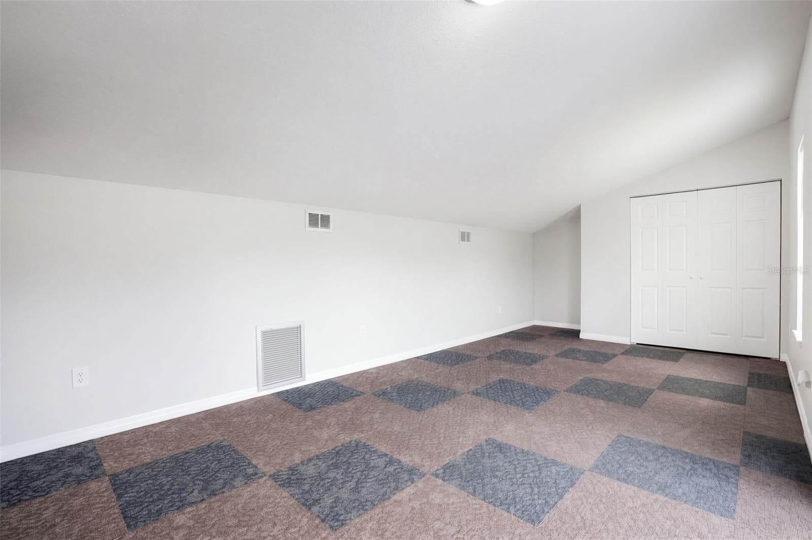 Single Family Residence at 1627 CANAL CT, TAVARES, photo 19 of 33
