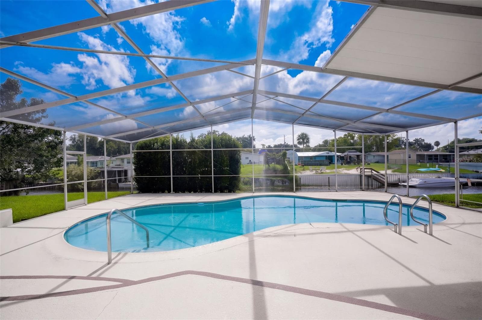 Single Family Residence at 1627 CANAL CT, TAVARES, photo 25 of 33