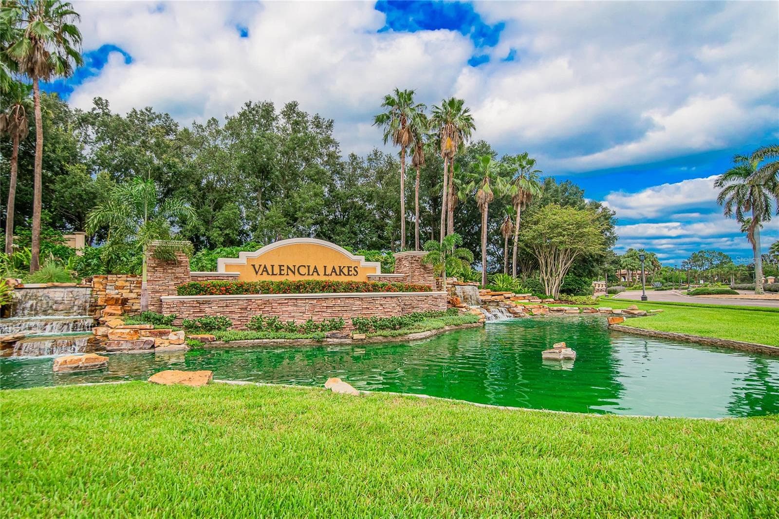 Valencia Lakes Community Gated Entrance - 15906 COBBLE MILL DR, WIMAUMA