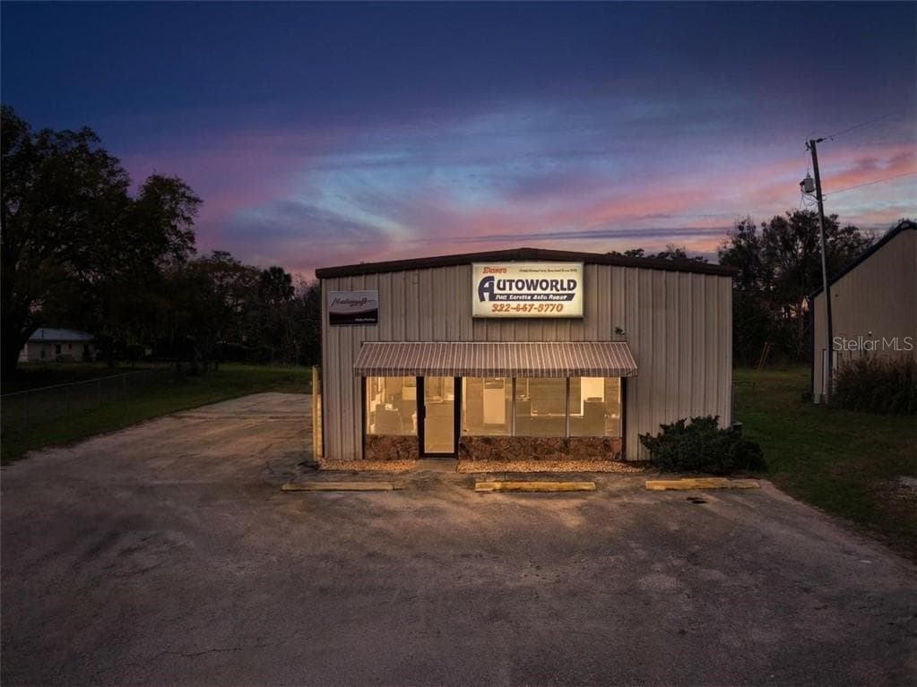 8 Highway 19 N, INGLIS FL 34449