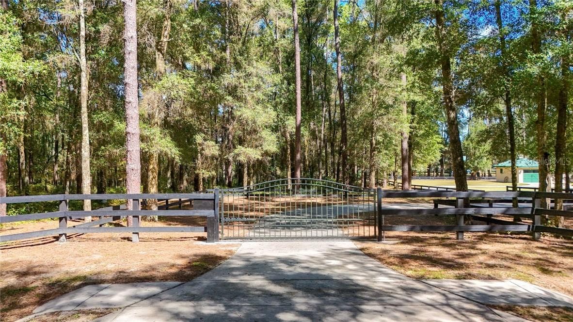 3 Carry Back RD, OCALA FL 34482