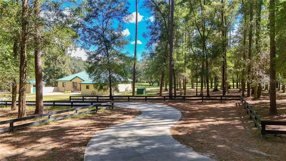 Single Family Residence at 3 Carry Back RD, OCALA FL 34482, Ocala, photo 4 of 85