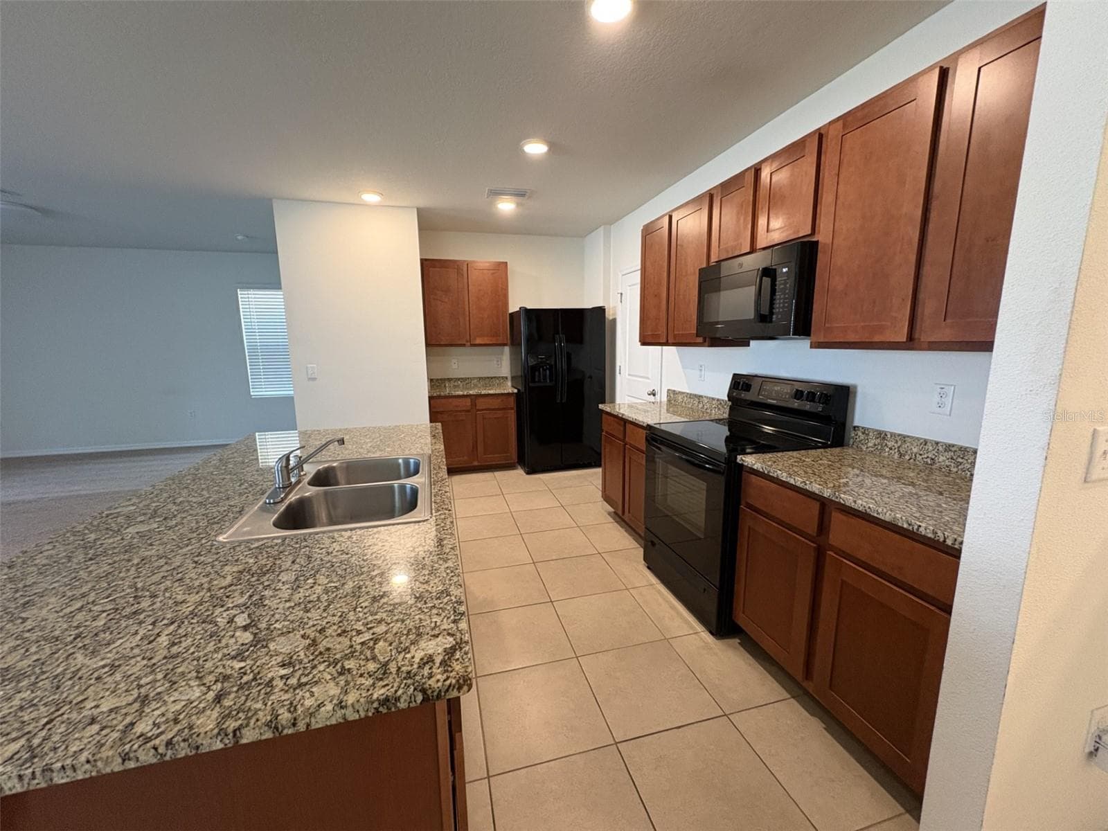 Single Family Residence at 16833 TRITE BEND ST, WIMAUMA, photo 19 of 102