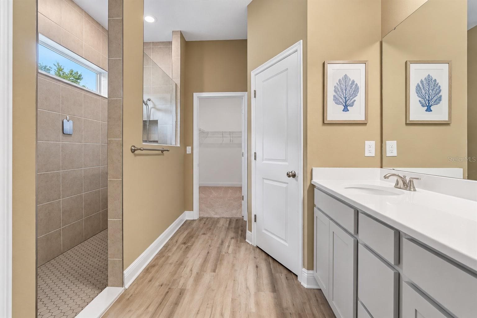 Single Family Residence at 902 TIERRA DR, SPRING HILL, photo 19 of 35